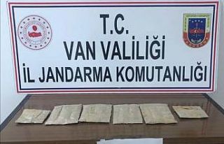 Gevaş’ta 1 kilo 408 gram eroin ile 3 kilo 50 gram...