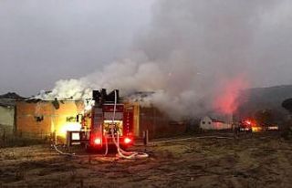 Gökçeyazı’da yangında bin 500 balya saman ile...