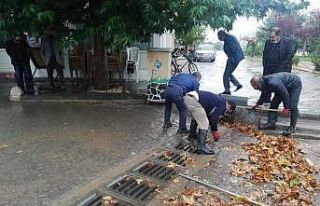 Gölbaşı Belediyesinden mazgal temizliği