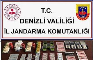 Gümrük kaçağı cinsel içerikli ürün satan 4...