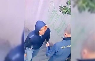 Güpegündüz genç kızı taciz edip telefonunu çalan...