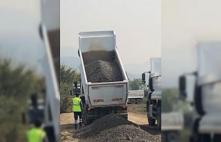 Gürsu’da tarıma giden yollar iyileştiriliyor