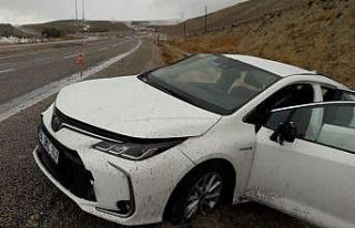 Gürün’de otomobil takla attı: 1’i ağır 3...