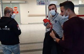 Hafif ticari araç şarampole yuvarlandı: 1 yaralı