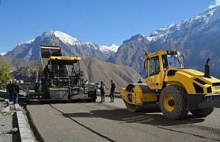 Hakkari’de asfalt çalışmalarına hız verildi