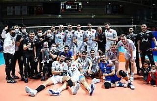 Halkbank tur için sahaya çıkıyor