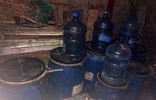 Hatay’da 50 kilo el yapımı içki ele geçirildi