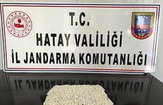 Hatay’da motosikletten atılan poşetten uyuşturucu...
