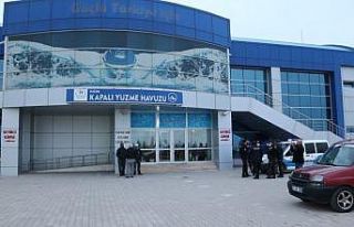 Havuzda yüzen 18 yaşındaki genç boğuldu