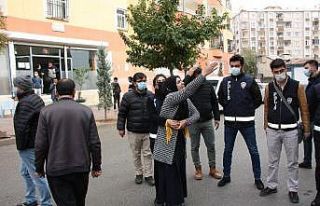 HDP önünde ’Kadına Yönelik Şiddete Karşı...