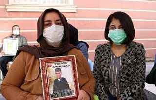 HDP önündeki aileden, 9 yaşındaki çocuklarının...