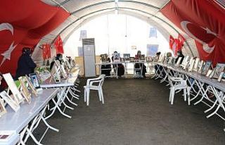 HDP önündeki ailelerden çocuklarına çağrı:...