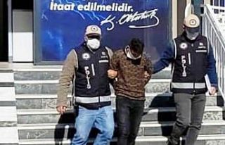 Hem çaldı, hem dövdü