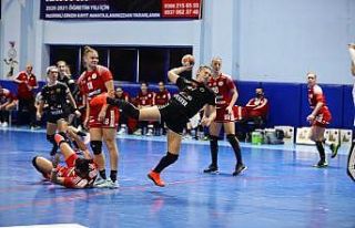 Hentbol Kadınlar EHF Avrupa Ligi: Kastamonu Belediyespor:...