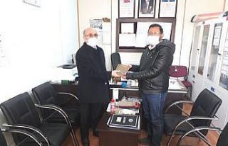 Hisarcık’ta başarılı öğrenciler altınla ödüllendirildi