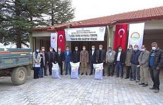 Hisarcık’ta çiftçilere 6 bin 400 kilo Macar Fiğ...