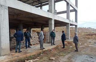 Hüyük’te yapımı süren meslek yüksekokulu binası...