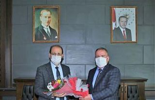 İlahiyat Fakültesi Dekanlığına Prof. Dr. Ayengin...