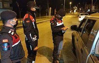 İlkadım Jandarmadan sokağa çıkma yasağı denetimi