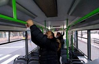 İnegöl Belediyesi otobüsleri kitaplarla donattı