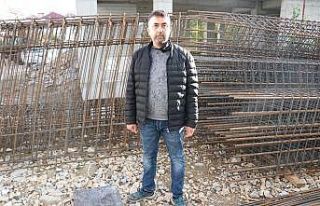 İnşaatının demirlerini çalan hırsızı yakalamak...