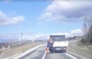 İşçinin duba toplama tekniği şaşkına çevirdi