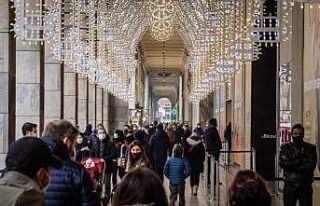 İtalya’da son 24 saatte Covid-19’a bağlı 541...