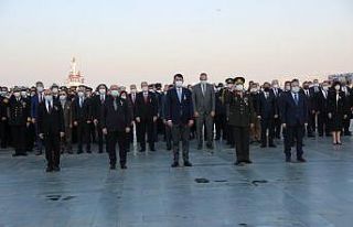 İzmir Atatürk’ü anıyor