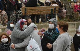 İzmir depreminde ölen hala ve yeğenleri toprağa...