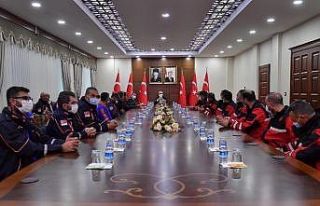 İzmir depreminin kahramanları görev yerleri Diyarbakır’a...