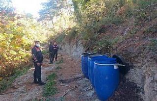 İzmir’de 890 litre kaçak içki ele geçirildi