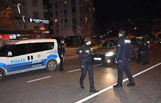İzmir’de kısıtlama kurallarına uymayanlara 1...