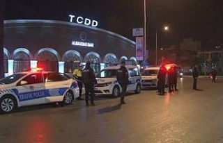 İzmir’de kısıtlamanın başlamasıyla sokaklar...