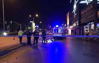 İzmir’de otomobilin çarptığı kişi yaşamını...