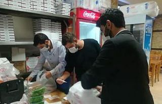 İzmir’de restoranlarda paket servisi yoğunluğu