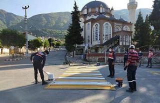 Jandarmadan “Öncelik yayanın, öncelik hayatın”...