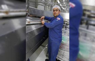 Kafasını kek makinesine kaptıran işçi hayatını...