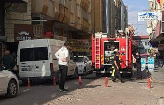Kafenin mutfağında çıkan yangın itfaiyeyi harekete...
