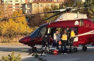 Kalp krizi geçiren yaşlı kadının imdadına ambulans...