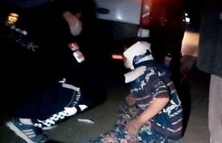 Kamyonetin çarptığı pat pat devrildi: 1’i çocuk...