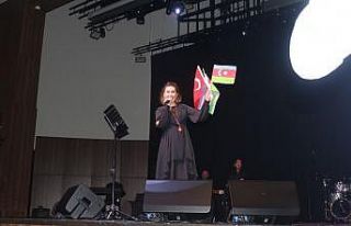 Karabağ hasretini türkülere döken Azerin’den...