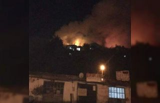 Karabük’te iki katlı evde yangın çıktı