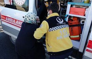 Karabük’te yoldan çıkan otomobil takla attı:...