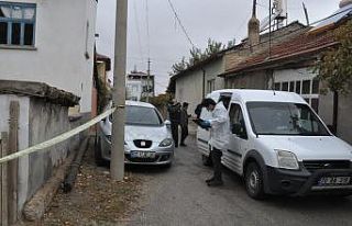 Karaman’da bir kişi tartıştığı karısını...