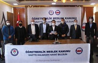 Karataş: “Öğretmenlik Meslek Kanunu vaatte kalmasın,...