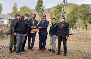 Karlıova depreminde hasar alıp yıkılan caminin...