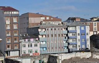 Kars’ta öğrenci gelmeyince kiralık evler elde...
