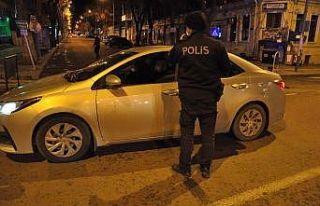 Kars’ta polis eksi 5 derece soğukta denetim yaptı