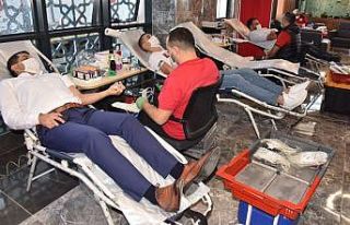 Kartepe’den İzmir’e kan kardeşliği
