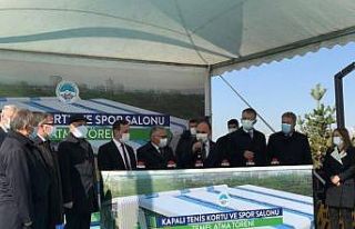 Kayseri’de 2 adet tenis kortu ve spor salonunun...